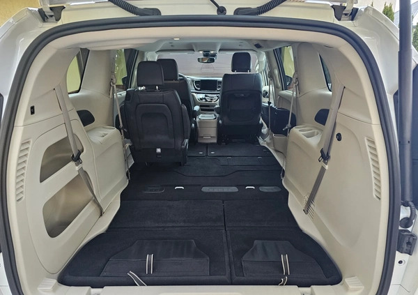 Chrysler Pacifica cena 202827 przebieg: 6654, rok produkcji 2023 z Mrozy małe 301